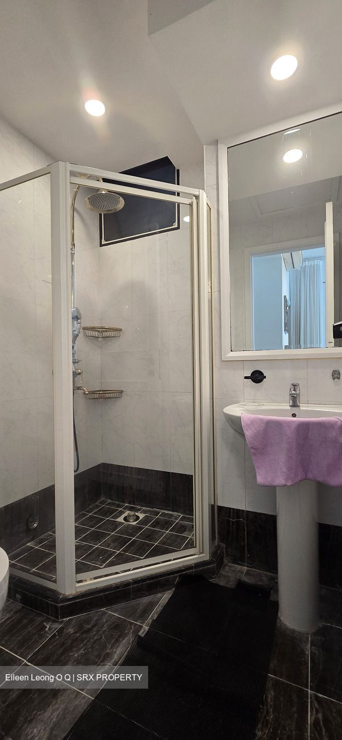 The Edgewater (D17), Condominium #604194051